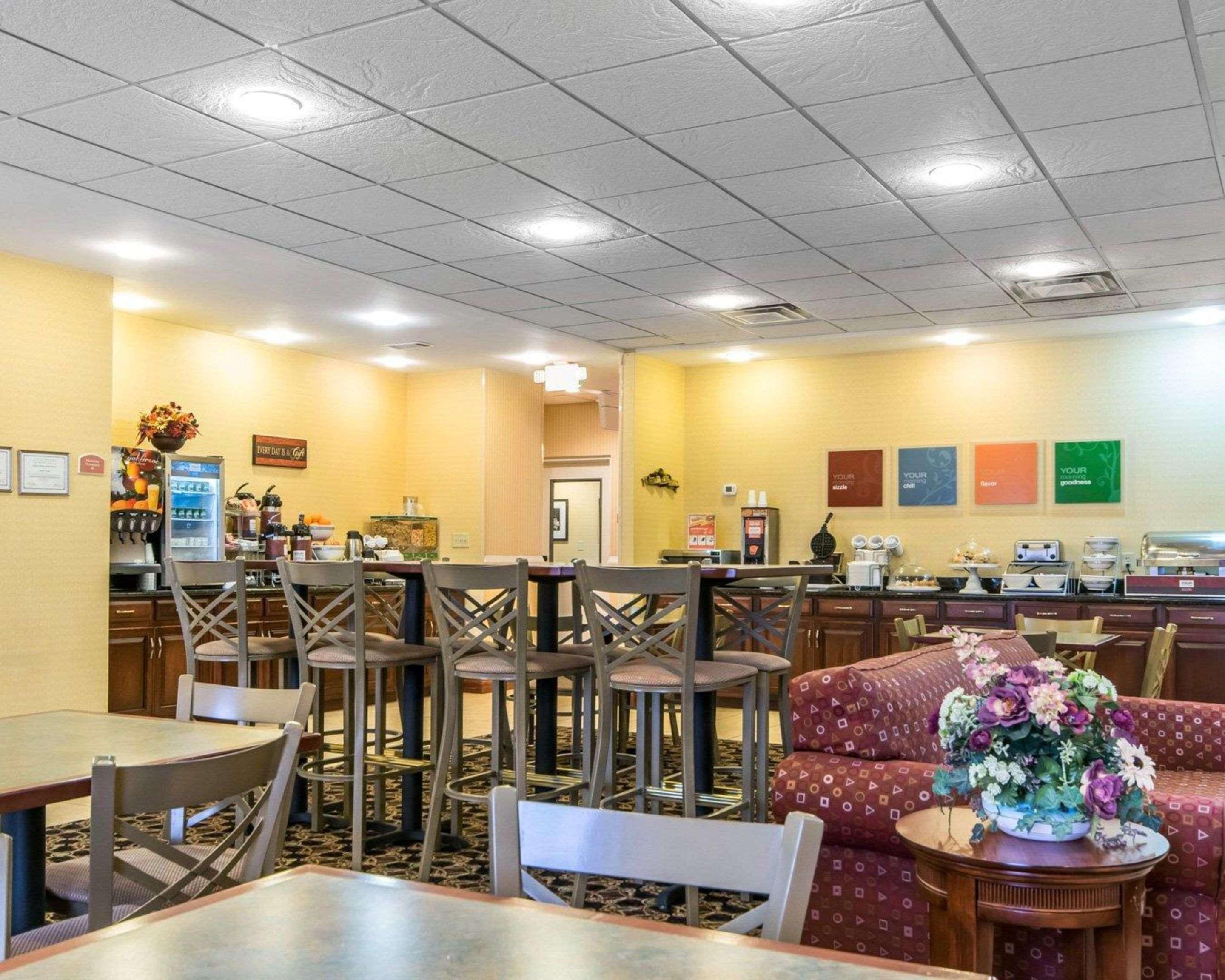 Comfort Suites South Point - Huntington Exterior foto
