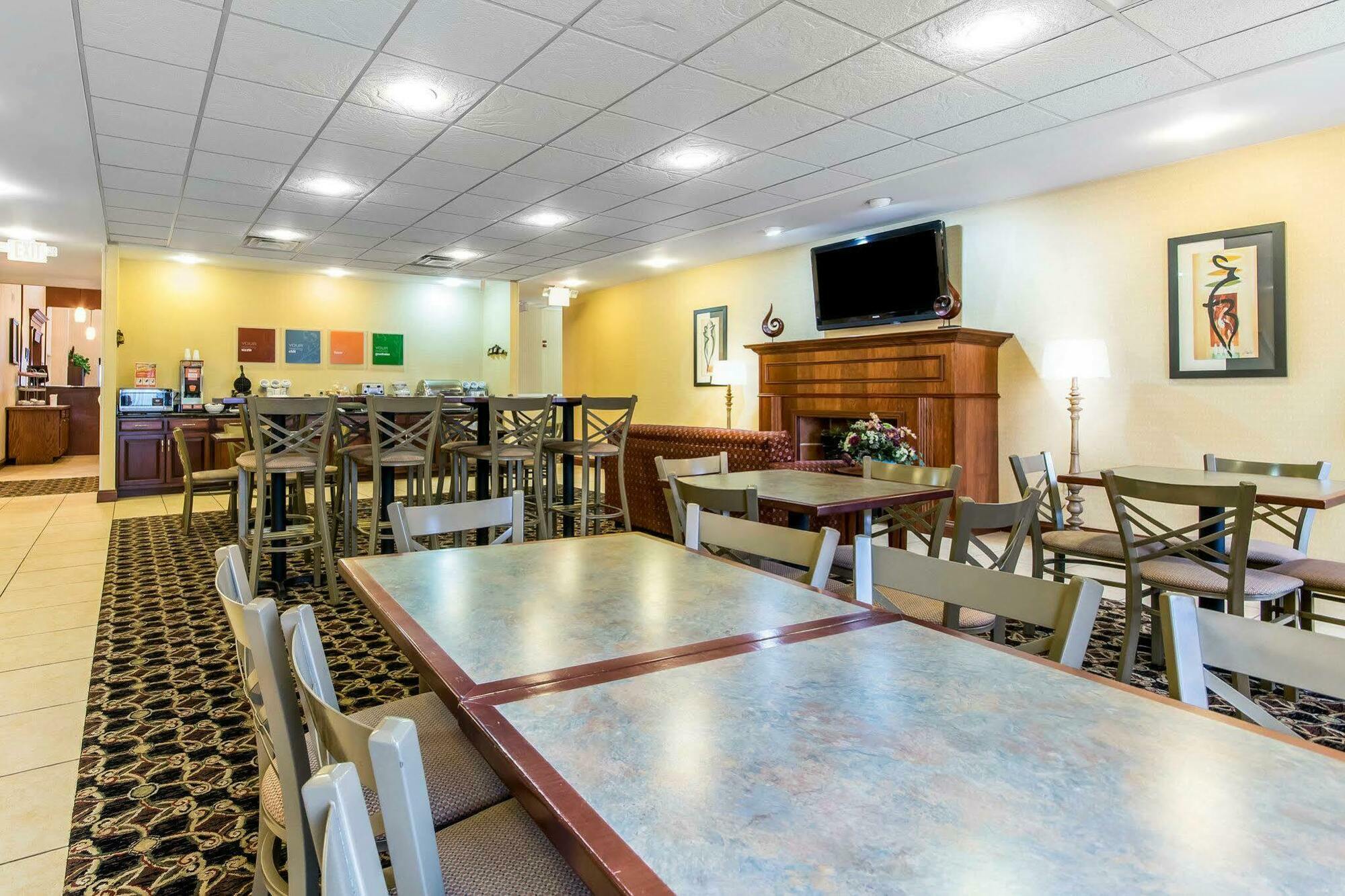 Comfort Suites South Point - Huntington Exterior foto